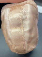 Load image into Gallery viewer, CLEARANCE Grishko Nova 2007 Pointe Shoe 6H XXX