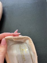 Load image into Gallery viewer, CLEARANCE Grishko Triumph Pointe Shoe 5H XX