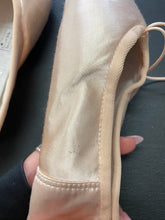 Load image into Gallery viewer, CLEARANCE Grishko Triumph Pointe Shoe 5H XX