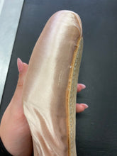 Load image into Gallery viewer, CLEARANCE Grishko 2007 Pointe Shoe 7M XXX