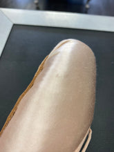 Load image into Gallery viewer, CLEARANCE Grishko Triumph Pointe Shoe 5H XX

