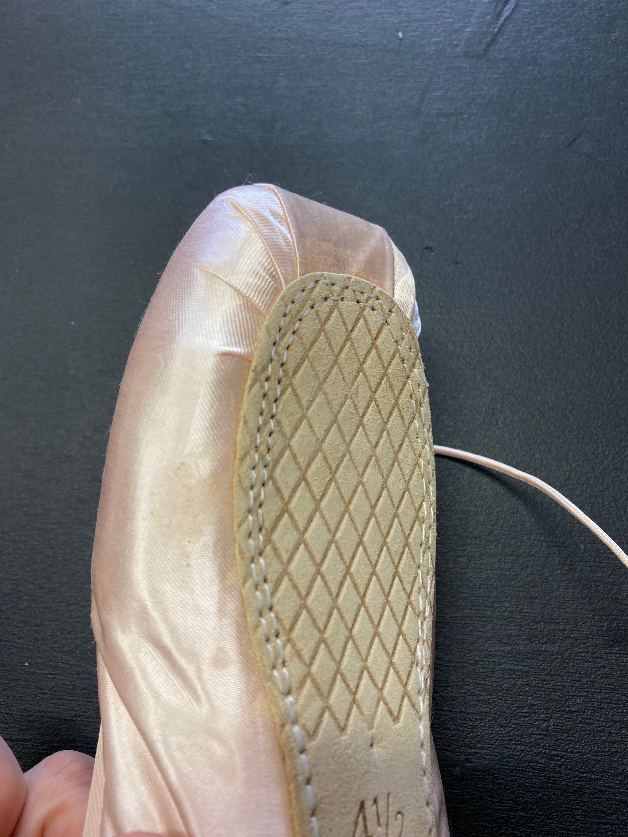 CLEARANCE Grishko 2007 Pro Pointe Shoe 4.5XXX M – Stepping Out