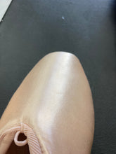 Load image into Gallery viewer, CLEARANCE Grishko Maya II Pointe Shoe 5H XXXX
